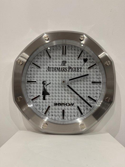 ArtPej - Horloge XL AP Feat Banksy, Antiek en Kunst, Kunst | Designobjecten
