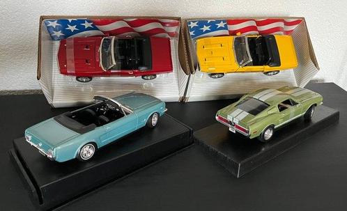 Revell 1:18 - Modelauto (4) - Ford Mustang 4 modèles 1965,, Hobby en Vrije tijd, Modelauto's | 1:5 tot 1:12