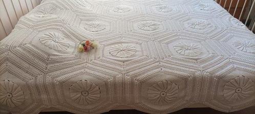 Prachtig vintage linnen quilt, gehaakt met een bloemen- en, Antiek en Kunst, Antiek | Kleden en Textiel