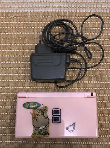 Nintendo, Bandai - DS lite - Nintendo DS lite with games - beschikbaar voor biedingen