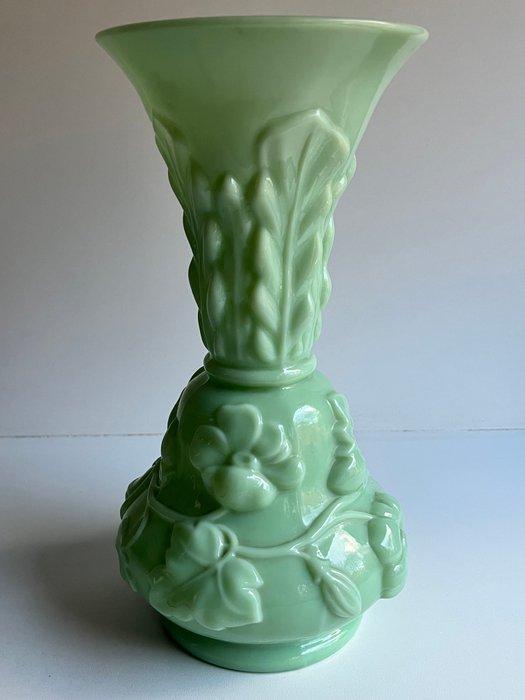 Saint Louis - Vaas - Pers glas - Opaline glas, Antiek en Kunst, Antiek | Glas en Kristal