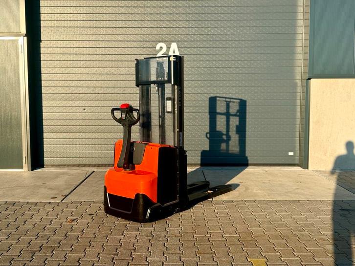 Toyota BT SWE120 270cm 1200kg stapelaar, Zakelijke goederen, Machines en Bouw | Heftrucks en Intern transport, 1000 tot 2000 kg