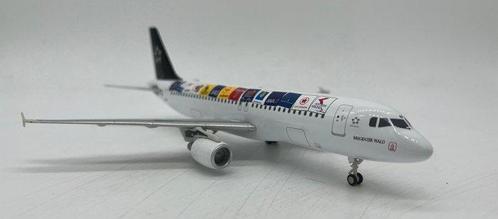 Schuco 1:200 - Modelvliegtuig - Airbus A320-200 Bregenzer, Antiek en Kunst, Antiek | Wandborden en Tegels