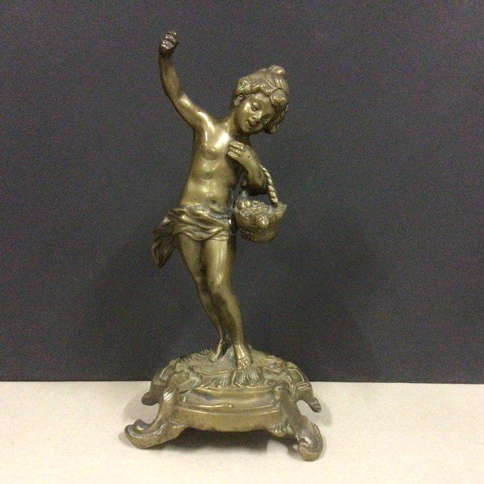 sculptuur, Young Girl with a Basket of Grapes - 24 cm -, Antiek en Kunst, Antiek | Keramiek en Aardewerk