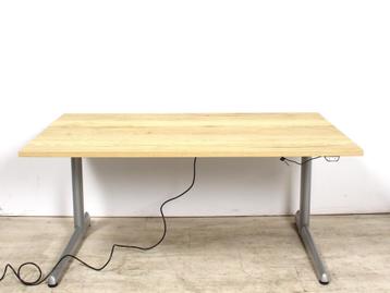 Ahrend 500 bureau, elektrisch (GEEN zit/sta), 140x80 cm,... beschikbaar voor biedingen