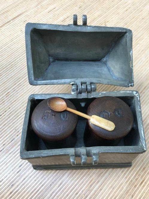 Kist (4) - Tin, hout, been - Chrismatorium tin, Antiek en Kunst, Kunst | Niet-Westerse kunst