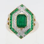 [Lotus Certified] - (Emerald) 2.27 Cts - (Emerald) 0.85 Cts
