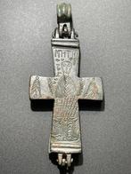 Byzantijns Brons Exclusief Encolpion-Reliquary Cross met een, Antiek en Kunst