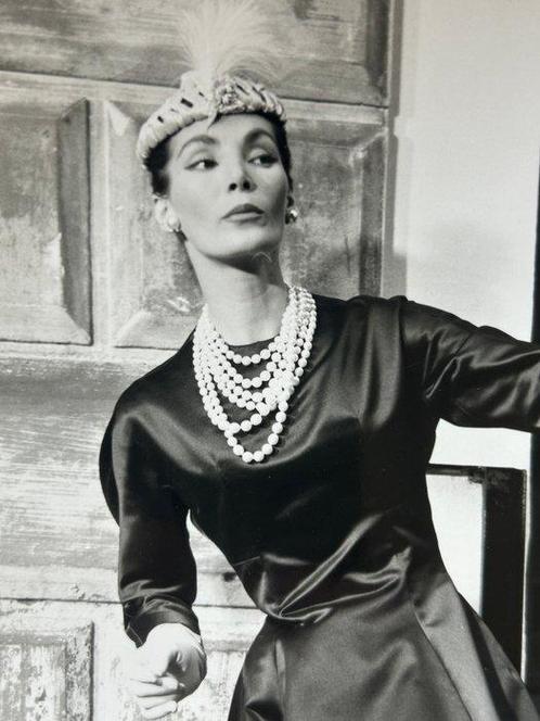 Walde Huth - Dior Cocktail-Kleid in schwarzer Seide, Antiek en Kunst, Kunst | Schilderijen | Modern