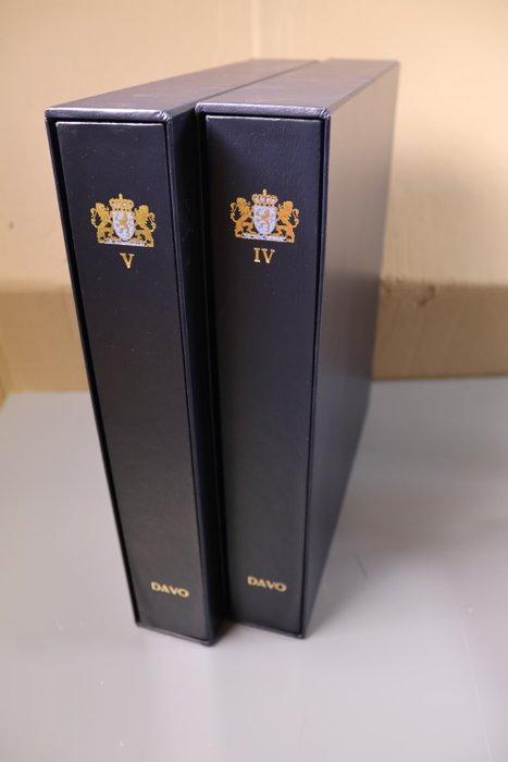 Nederland 1990/2003 - 2 lege Davo luxe voordrukalbums +, Postzegels en Munten, Postzegels | Nederland