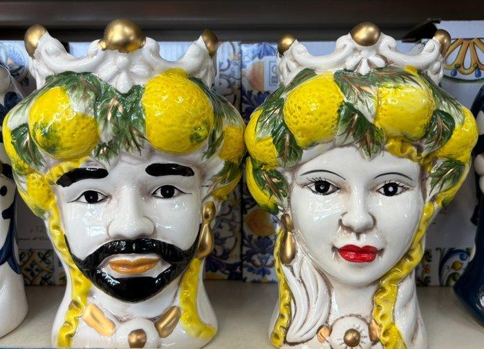 Vaas - Keramiek - Koppeltje van Moro-hoofden, Antiek en Kunst, Antiek | Glas en Kristal