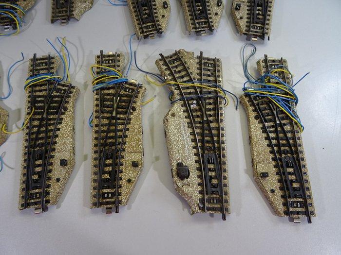 Märklin H0 - Modeltreinsporen (10) - 10 elektrische wissels, Hobby en Vrije tijd, Modeltreinen | H0