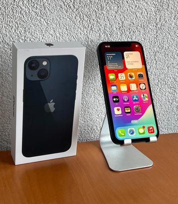 Apple iPhone 13 128GB Zwart / Garantie / Zeer nette staat beschikbaar voor biedingen