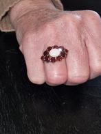 Vintage ring XXL Goud-Opaal-Granaat, Sieraden, Tassen en Uiterlijk, Ringen, Goud, Met edelsteen, 17 tot 18, Zo goed als nieuw