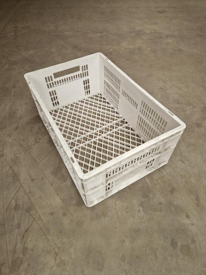 Kunststof krat 600x400x240mm zwart geperforeerd, gebruikt -, Zakelijke goederen, Agrarisch | Werktuigen, Ophalen of Verzenden