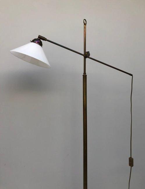 Staande lamp - Opaline glas, Antiek en Kunst, Curiosa en Brocante