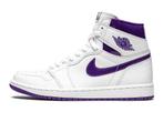 Air Jordan 1 Retro High Court Purple (W) - Maat 38 EU, Kleding | Heren, Schoenen, Ophalen of Verzenden, Nieuw, Jordan