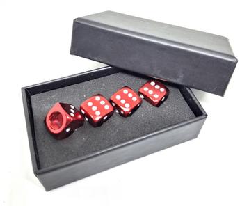 Dobbelsteen ventieldopjes in cadeau-verpakking. ROOD beschikbaar voor biedingen