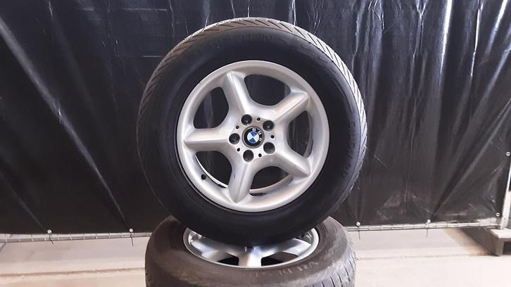 BMW X5 velgen met winterbanden, Auto-onderdelen, Banden en Velgen, 17 inch, Winterbanden, 235 mm, Personenwagen, Gebruikt, Banden en Velgen