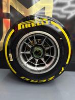 Wiel compleet met band - red bull - RB15 used wheel, Nieuw