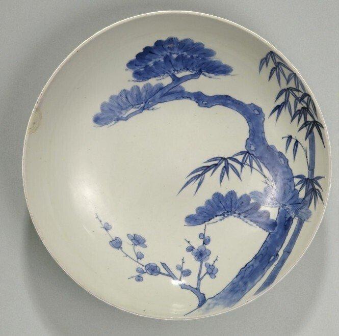 Nabeshima kiln - Bord - Porselein - met den, bamboe & pruim, Antiek en Kunst, Antiek | Overige Antiek