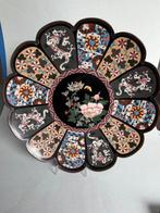 Drie cloisonne borden versierd met bloemen en dieren - Japan, Antiek en Kunst