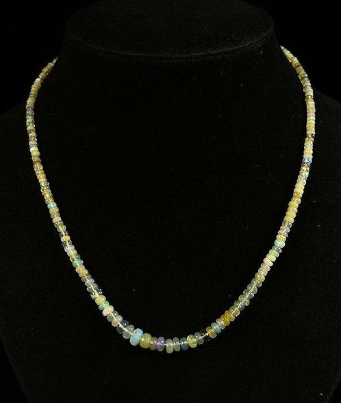 Il}-{ë}en Opal Etiopi Well sluiting in 18k goud Vrije, Verzamelen, Mineralen en Fossielen