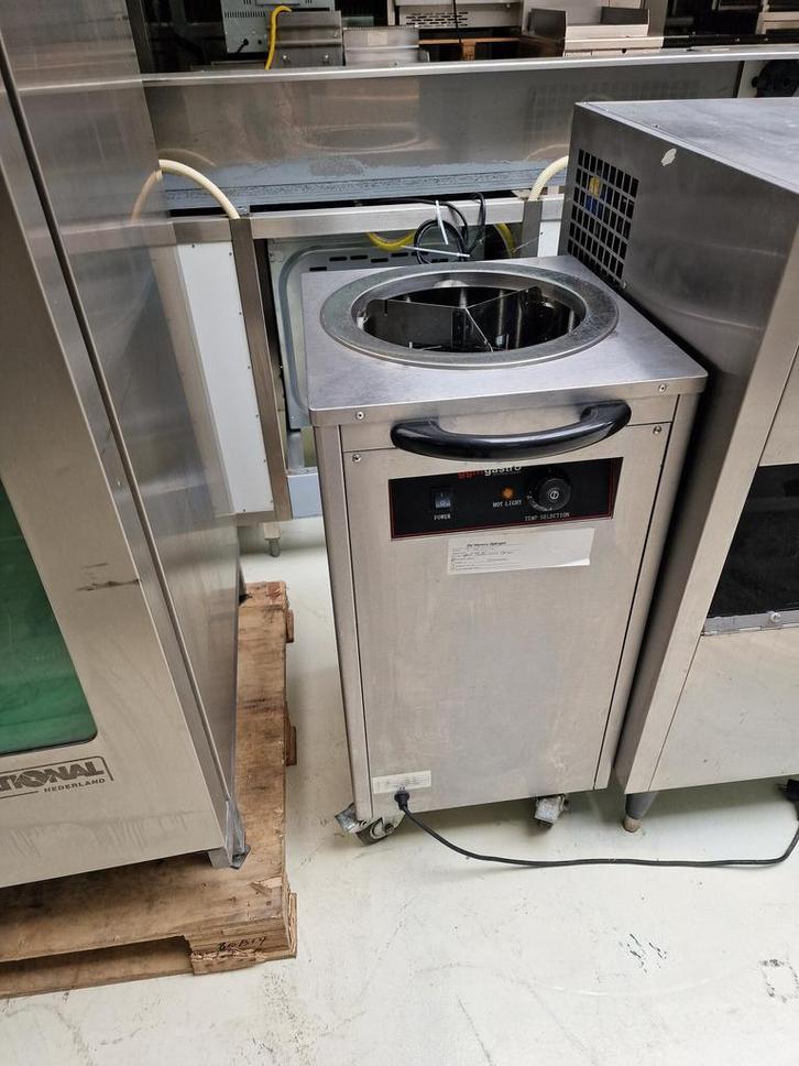Bordenwarmer/bordenwagen 35 borden 230V 400W, Zakelijke goederen, Horeca | Keukenapparatuur, Ophalen of Verzenden