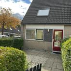 Eengezinswoning met tuin en 2 slaapkamers, Huizen en Kamers, Kamers te huur, 50 m² of meer, Overige regio's