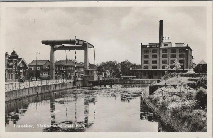 FRANEKER - Stationsweg met brug, Verzamelen, Ansichtkaarten | Nederland, Verzenden