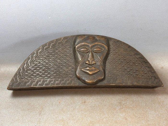 African Tukula box ngedi mu ntey from the Kuba Peoples -, Antiek en Kunst, Kunst | Niet-Westerse kunst