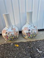Paren Chinese vazen in polychroom geëmailleerd porselein,