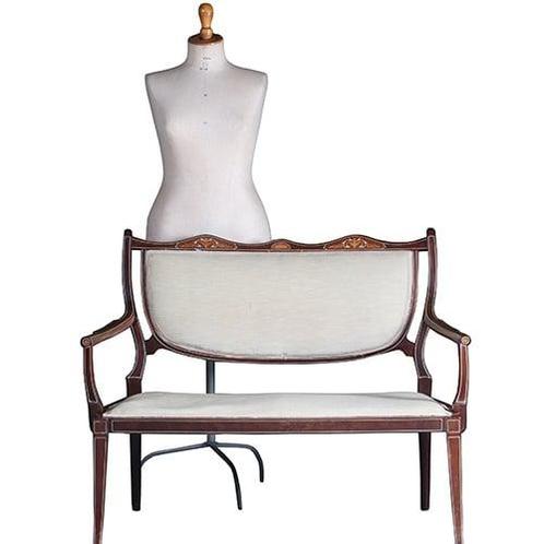Bijzonder elegant bankje in Hepplewhite ca 1880 incl bekledi, Antiek en Kunst, Antiek | Meubels | Stoelen en Banken, Ophalen of Verzenden