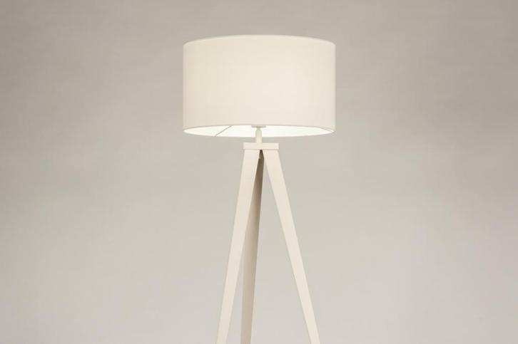 Rietveld Vloerlampen - Wit, Beige, Zand - Stof, Metaal, Huis en Inrichting, Lampen | Vloerlampen, Verzenden