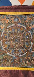 Boeddhistische Thangka met in het midden de figuur van, Antiek en Kunst
