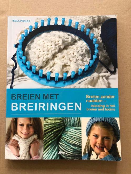 Breien met breiringen - Inleiding in breien met looms, Boeken, Hobby en Vrije tijd, Zo goed als nieuw, Breien en Haken, Ophalen of Verzenden