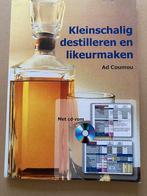 Kleinschalig destilleren en likeurmaken + Cd-rom nieuwstaat, Ophalen of Verzenden, Gelezen