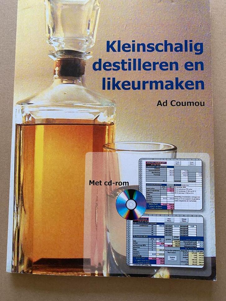 Kleinschalig destilleren en likeurmaken + Cd-rom nieuwstaat, Boeken, Kookboeken, Gelezen, Ophalen of Verzenden