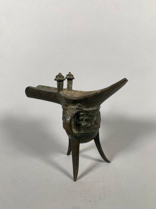 Oud-Chinees, Ming-dynastie Brons Driepoten coupe Jue - 18, Verzamelen, Mineralen en Fossielen