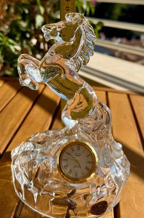 Tafelklok RCR – Royal Crystal Rock – Paard in loodkristal, Antiek en Kunst, Curiosa en Brocante
