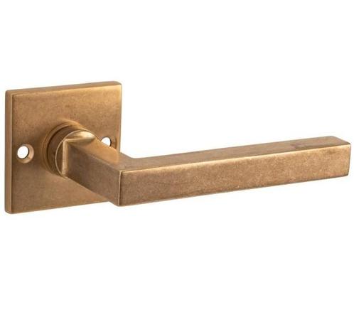 Deurklink op ongeveerd rozet Kare/Bauhaus messing antiek, Doe-het-zelf en Verbouw, Hang- en Sluitwerk, Verzenden