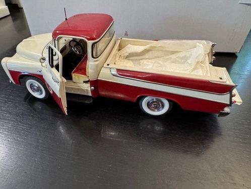 Danbury Mint 1:24 - Modelauto - Dodge Sweptside D100 1957 -, Hobby en Vrije tijd, Modelauto's | 1:5 tot 1:12
