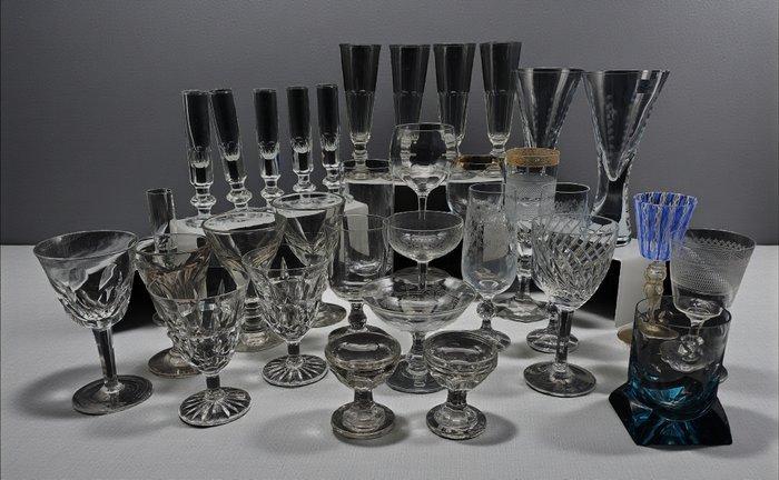 Vari produttori - Drinkset (33) - Kristal, Antiek en Kunst, Antiek | Meubels | Tafels