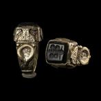 Ottomaanse Rijk Ring met steen en intaglio van een vlinder.