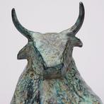 sculptuur, Sculpture of a Striking American Bison - Link to