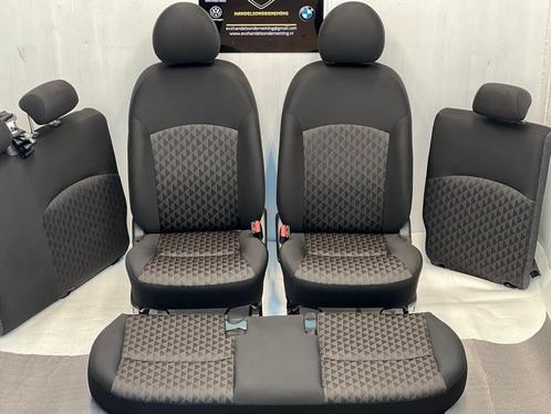 Mitsubishi Space Star bekledingset stoelen compleet bj2020, Auto-onderdelen, Interieur en Bekleding, Gebruikt, Mitsubishi