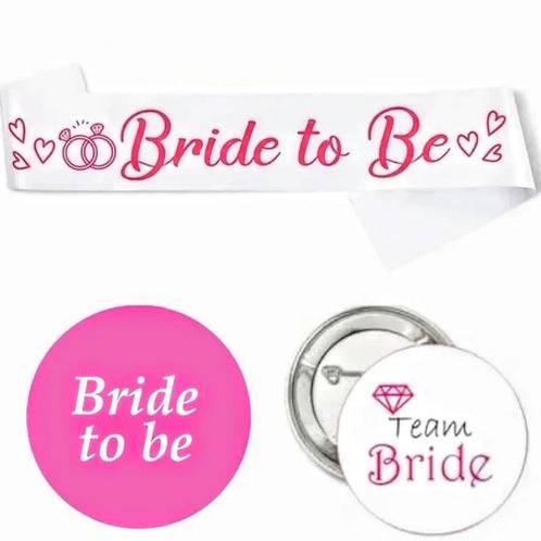 Bride to Be set met sjerp en buttons roze en wit 14-delig, Hobby en Vrije tijd, Feestartikelen, Geboorte of Huwelijk, Nieuw, Feestartikel
