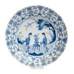 Een Chinees Kangxi blauw wit porseleinen Lange Lijzen bord