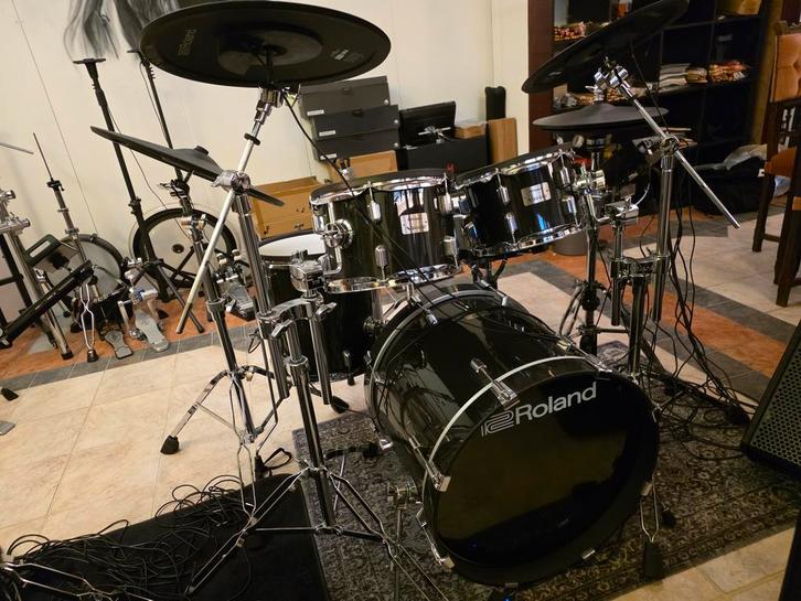 Opruiming Roland VAD507 EN VAD307 , Artesia A250 ETC., Muziek en Instrumenten, Drumstellen en Slagwerk, Elektronisch, Zo goed als nieuw