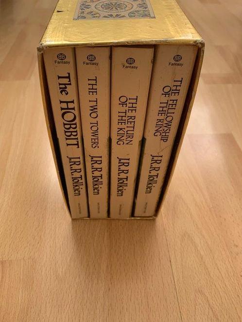 J.R.R. Tolkien - The Lord of the Rings and The Hobbit boxed, Antiek en Kunst, Antiek | Boeken en Bijbels